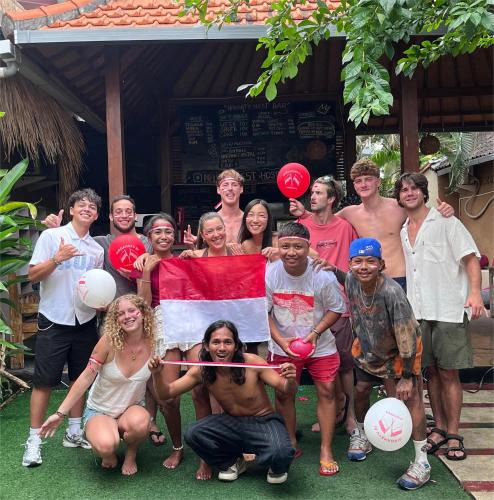 Batu Bolong Hostel | Naughty Nest Hostel Bali