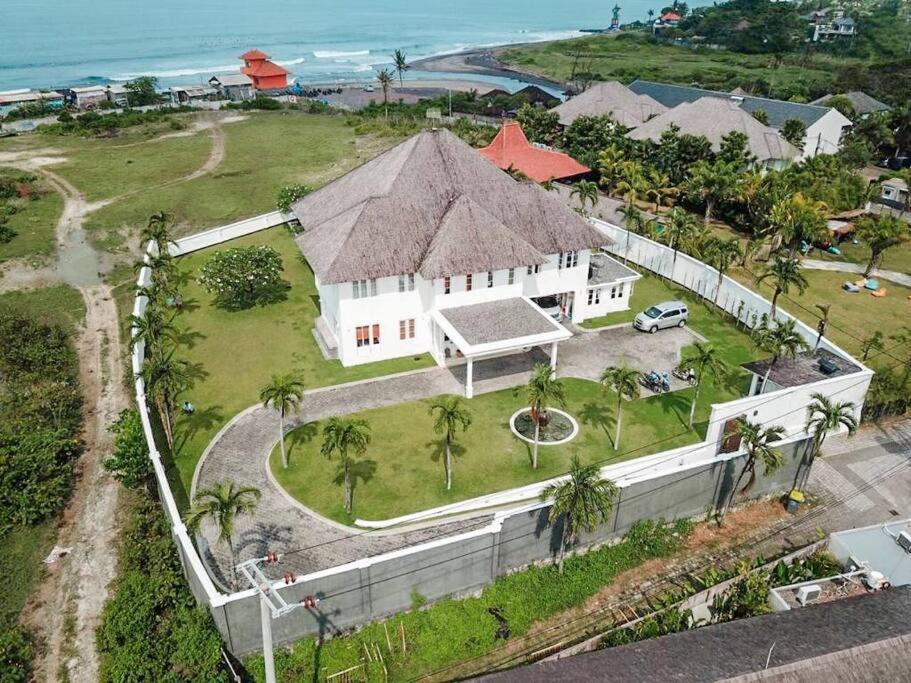 Batu Bolong Villa | Oceanview Luxury Villa The Palms