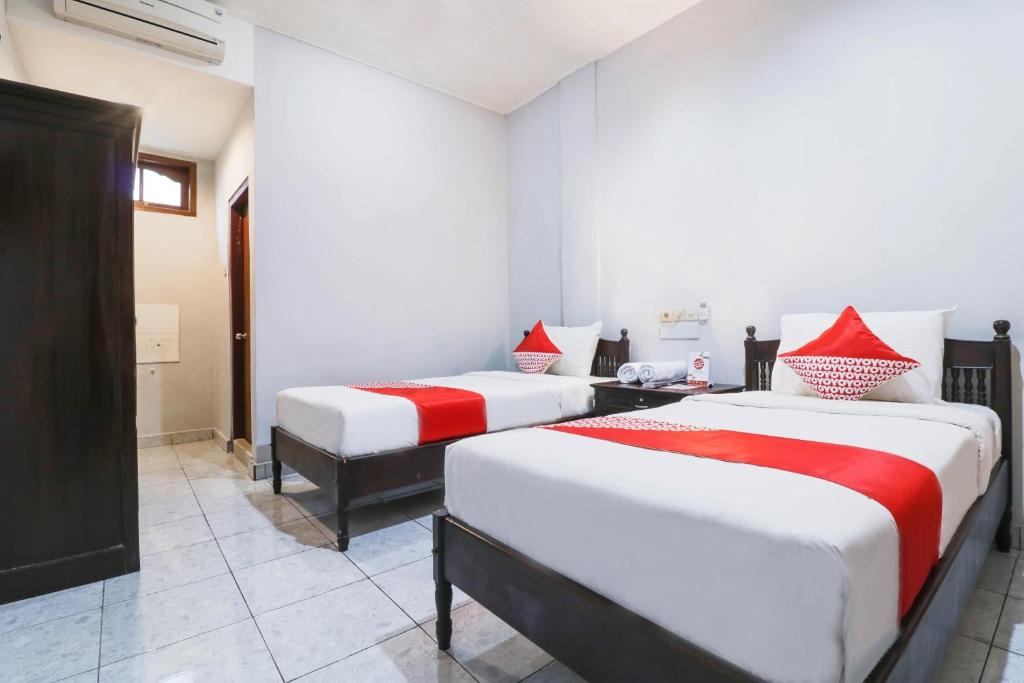 Downtown Kuta Hotel | OYO 2411 Taman Mekar Beach Inn 2