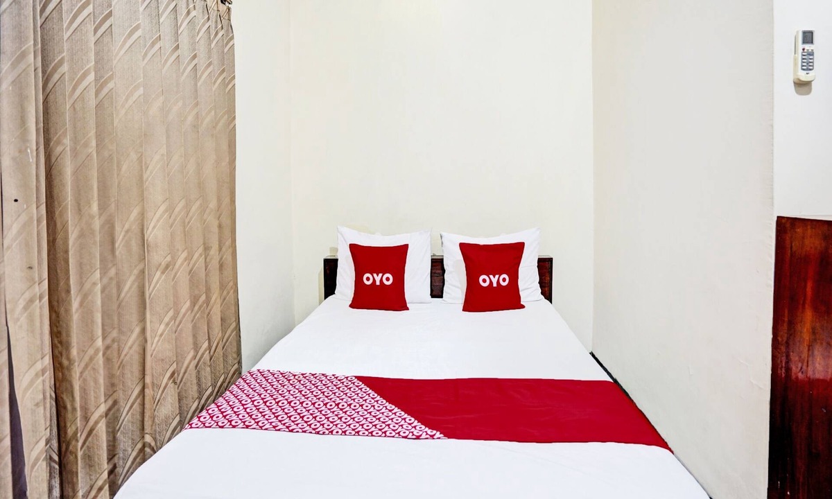 Lamongan Hotel | OYO 91198 Hotel Mahkota 2 Lamongan