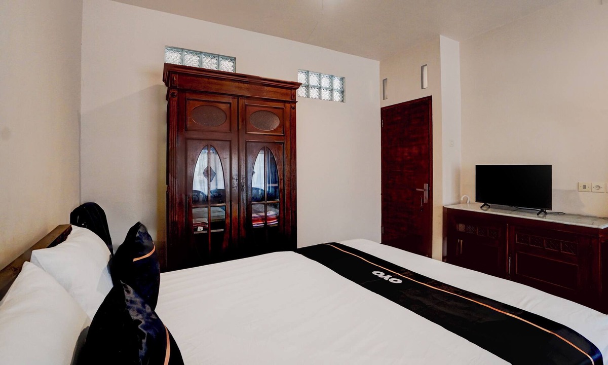 Malang Hotel | OYO 94767 Griya Djati Syariah 1