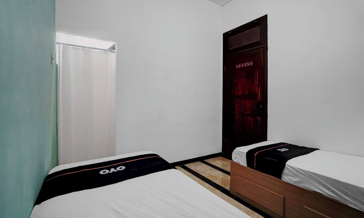 Malang Hotel | OYO 95035 Harmony Guest House Syariah
