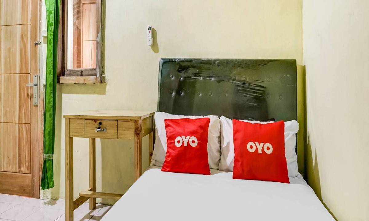 Karawang Hotel | OYO Life 91335 Micheline Family 2 Syariah