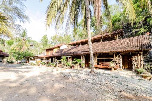 Wonosari House | Penginapan Joko Samudro