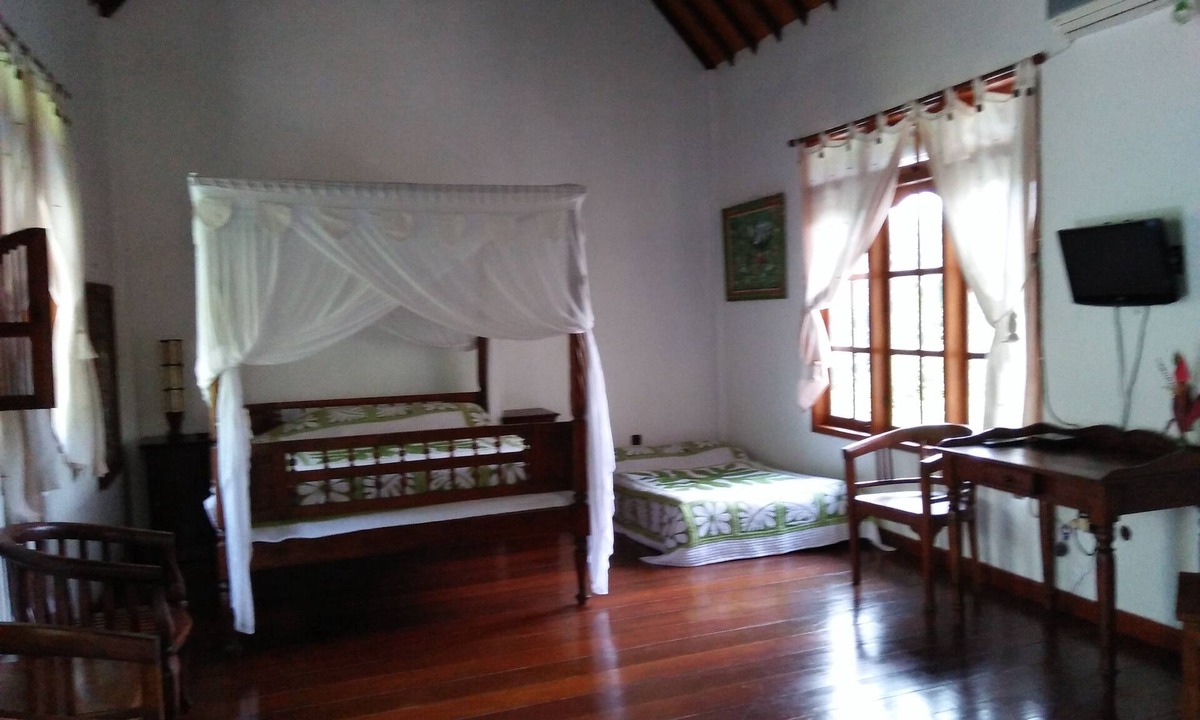 Melaya Bed & Breakfast | Puri Eling Blimbingsari