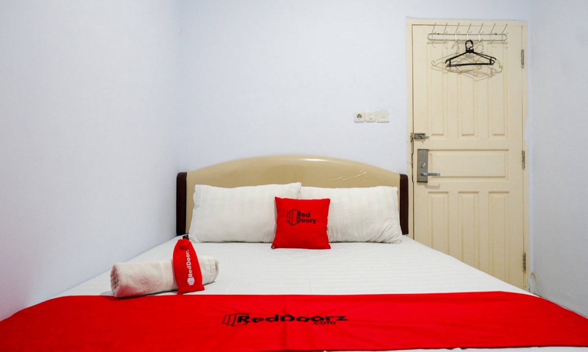 Buton Babau House | RedDoorz @ Hotel Bravo Pantai Kamali Bau Bau