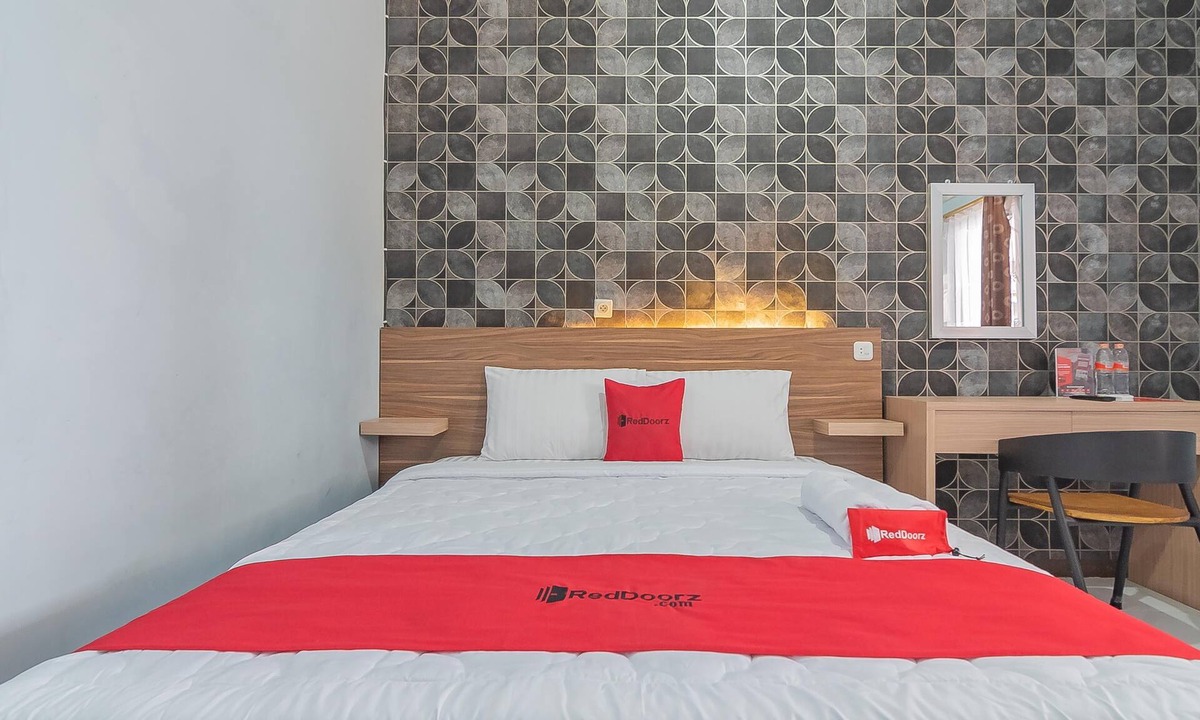 Garut Hotel | RedDoorz near Alun-Alun Garut