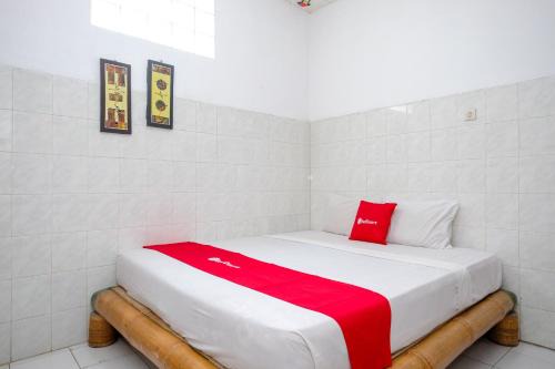 Oro Oro Ombo House | RedDoorz near Jawa Timur Park 1