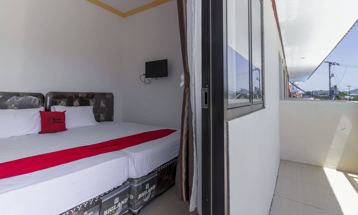 Manado Hotel | RedDoorz near Sam Ratulangi Airport