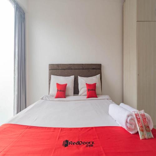 Turangga Hotel | RedDoorz near Trans Studio Mall Bongo Residence