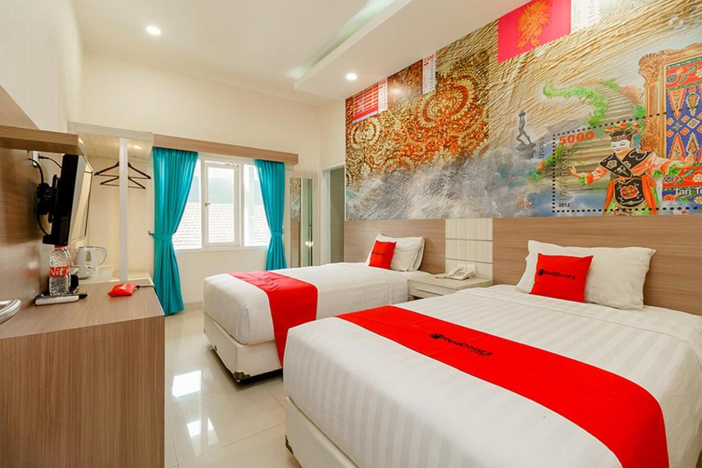 Bandung House | RedDoorz Plus @ Point Phila Cihampelas