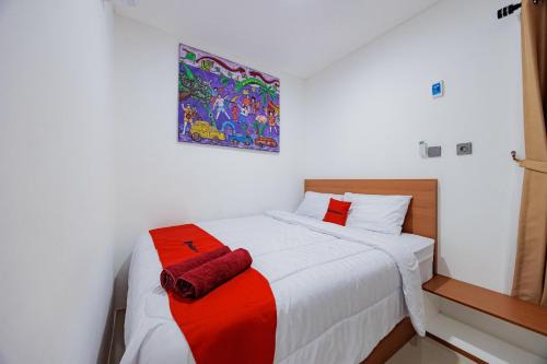 Cileungsi Hotel | RedDoorz Plus Syariah at Limus Nunggal