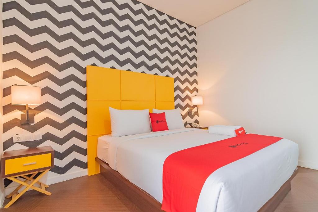 Bandung Hotel | RedDoorz Premium @ Hotel Hebat