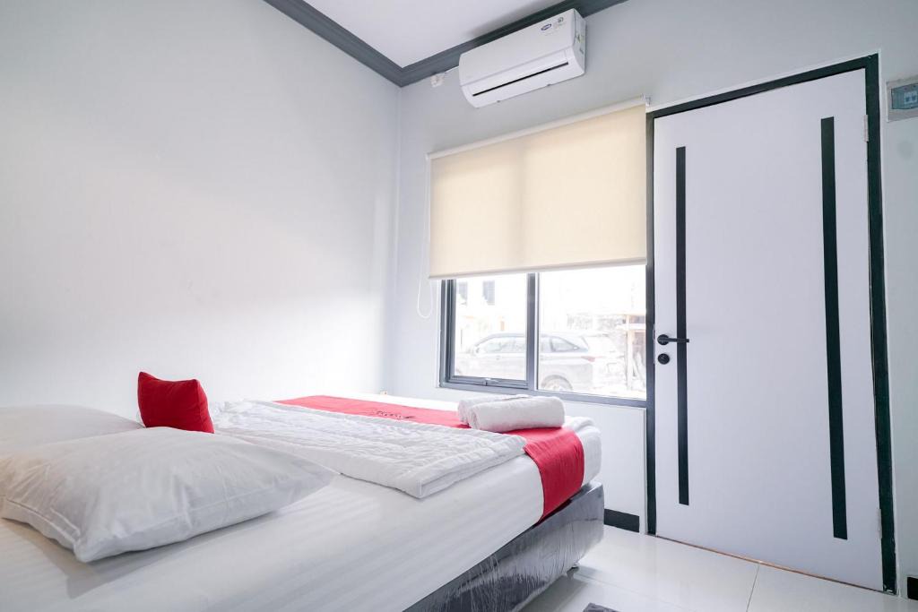 Bandar Lampung Hotel | RedDoorz Syariah At Jalan Endro Suratmin Lampung