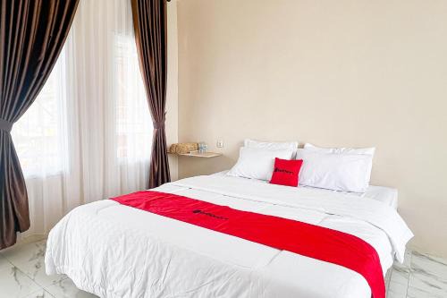 Kejajar Hotel | RedDoorz Syariah at Jalan Dieng 7
