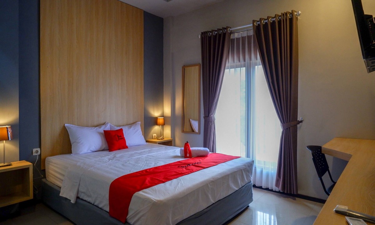 Tegal Hotel | RedDoorz Syariah @ Jalan Sultan Agung Tegal