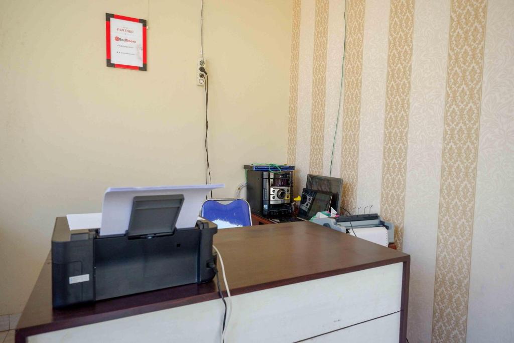 Promong Hotel | RedDoorz Syariah near Exit Tol Pemalang
