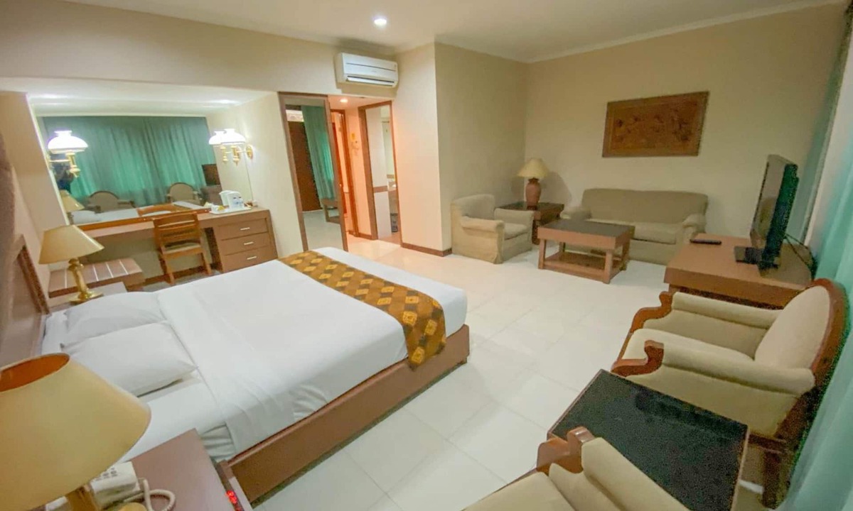 Laweyan Hotel | Riyadi Palace Hotel