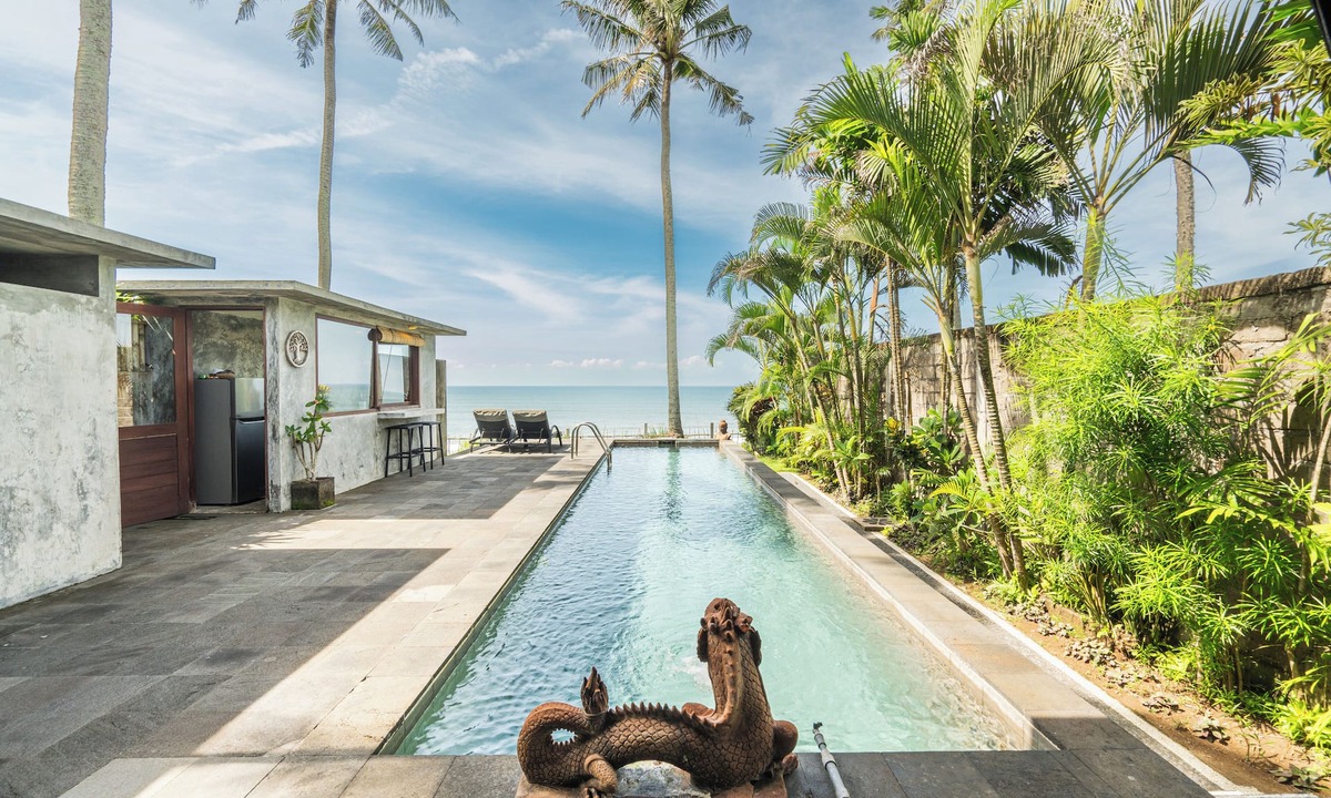 West Selemadeg House | Romantic 1 b/r Oceanfront Escape with Private Pool