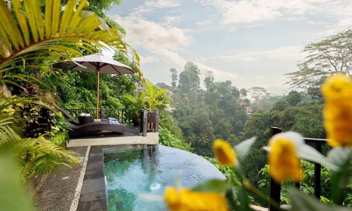 Andong Villa | Romantic 1-Bedroom Joglo Villa with Jungle View