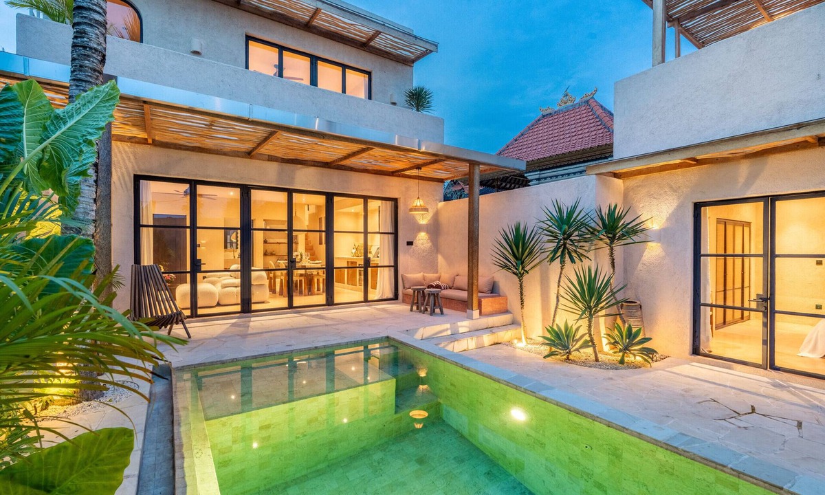Tumbak Bayuh Villa | Rooftop Lounge | Sunset Views | Peaceful Canggu