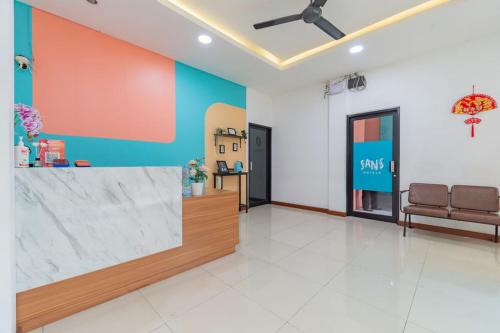 Bogor Tengah Hotel | Sans Hotel Suryakencana Bogor