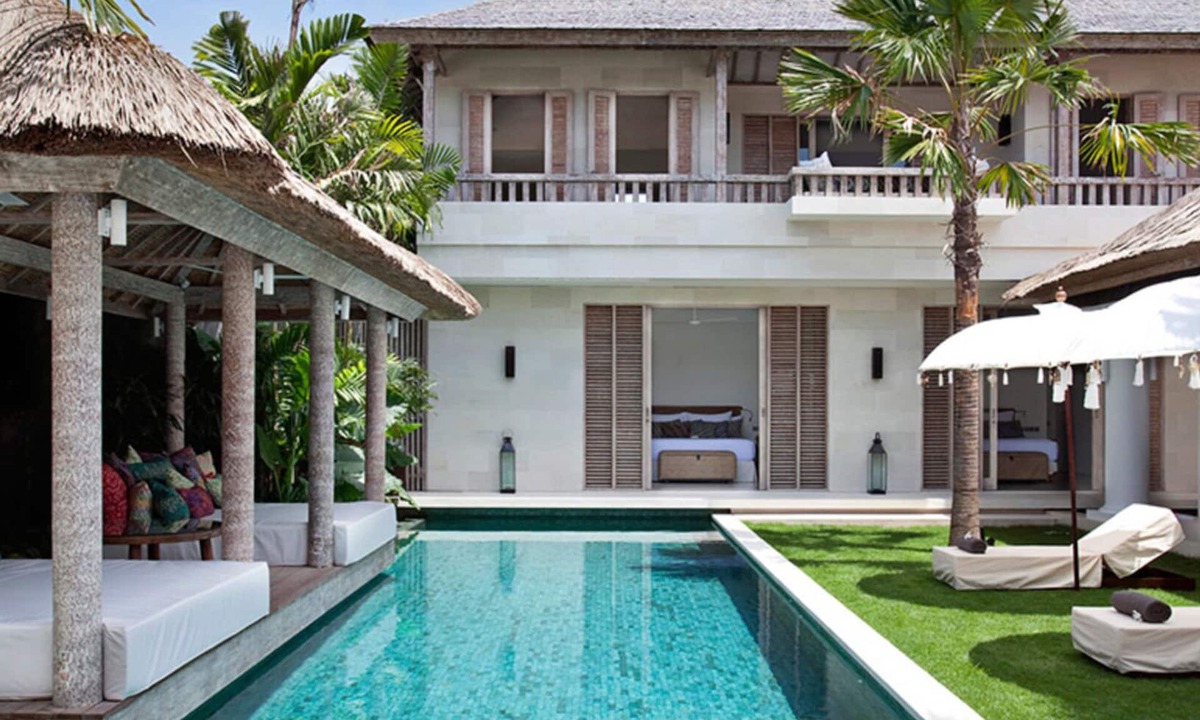 Laksmana Villa | Serenity by the Shoreline – Bali Villa 1048