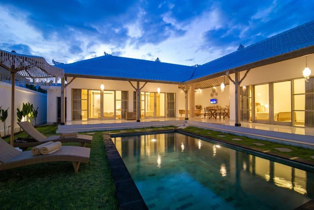 Sunset Road Villa | Simple & Magical Villas PRAYA