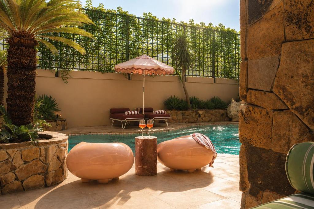 Pecatu Villa | Slim Summer House, 4 bedroom Mid Century Villa in Uluwatu