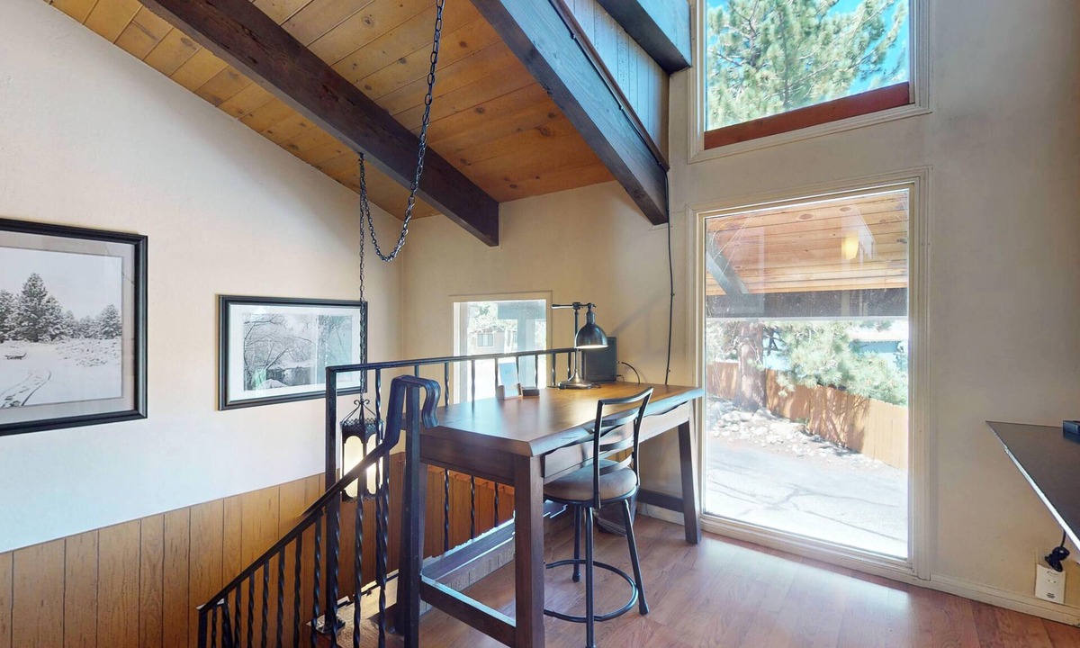 Mammoth Lakes Condo | Spacious Home, On Shuttle Route, Cozy Fireplace, Walk To Rink & Bowling Alley