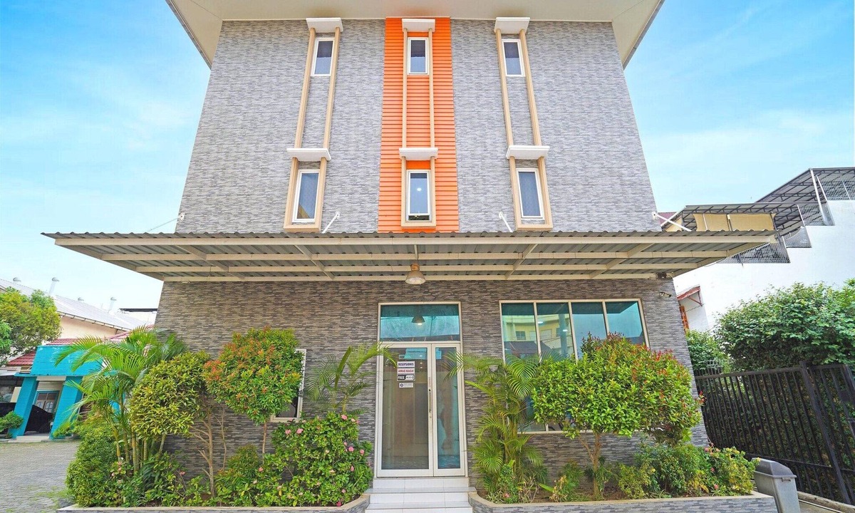 Banda Aceh House | Stylish DBL Suite Escape W/Free WiFi and Parking
