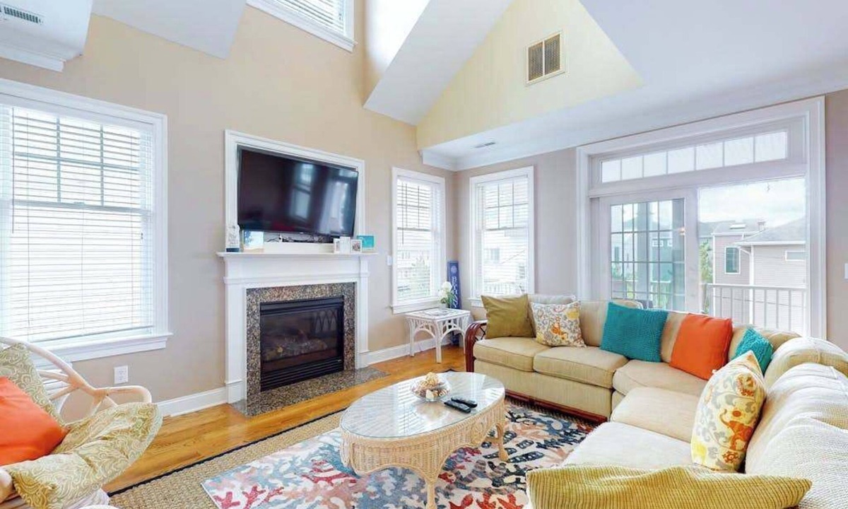 Bethany Beach House | Sunny townhome steps from beach with WiFi, fireplace, AC & washer/dryer