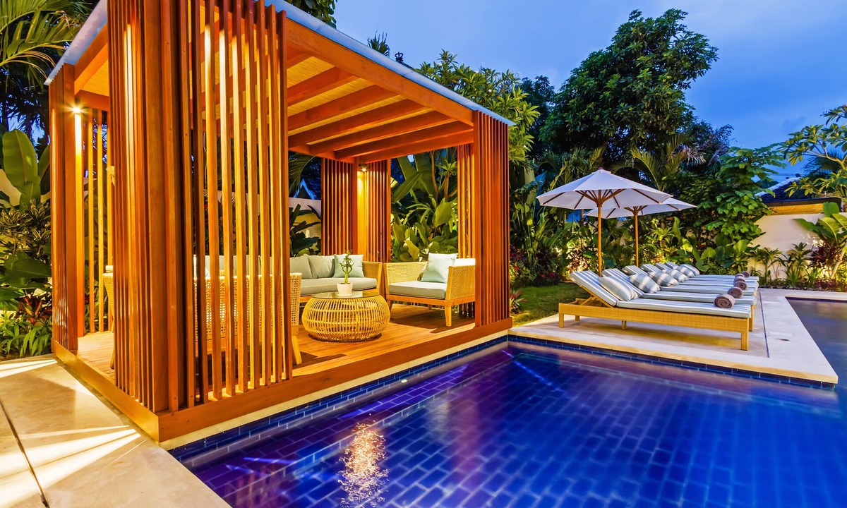 Central Seminyak Villa | THE BOTANICAL 6 BED LUXURY 900 meter from beach
