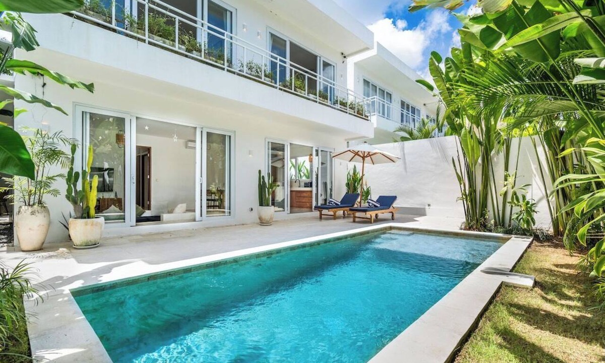 Padonan Villa | Tropical 3BR Canggu Stay w Pool, Balcony & Office