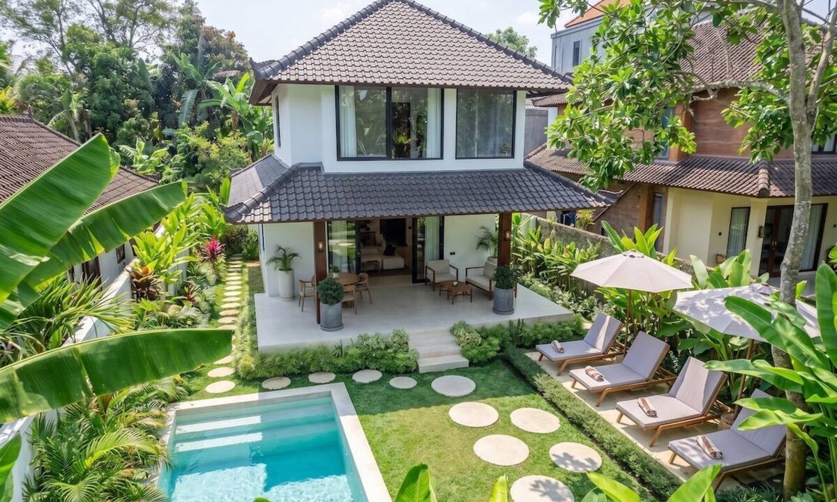 Penestanan Villa | Tropical 3BR Villa in Ubud w Pool, Patio & Garden