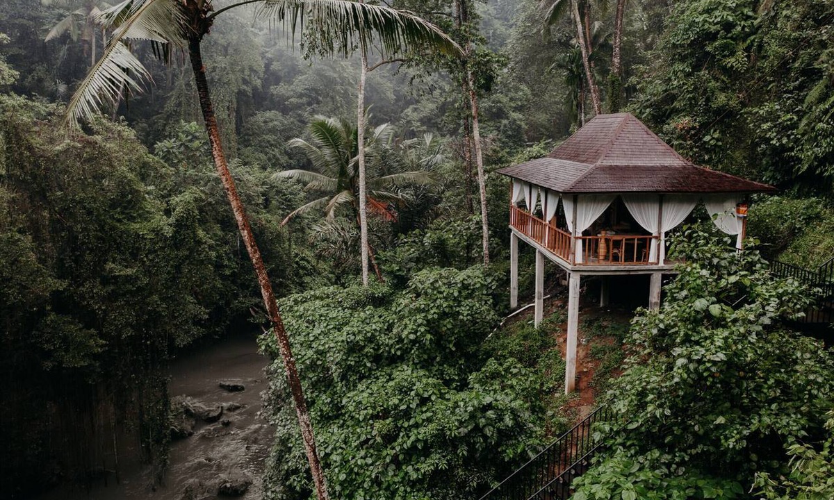 Kemenuh Villa | Tropical Pool For Large Groups Ubud Retreat