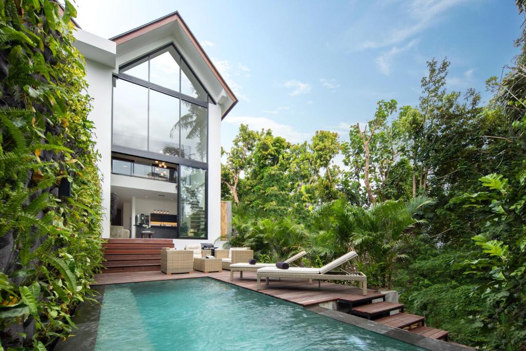 Tumbak Bayuh Villa | Unique Riverside Sanctuary 2BR Villa