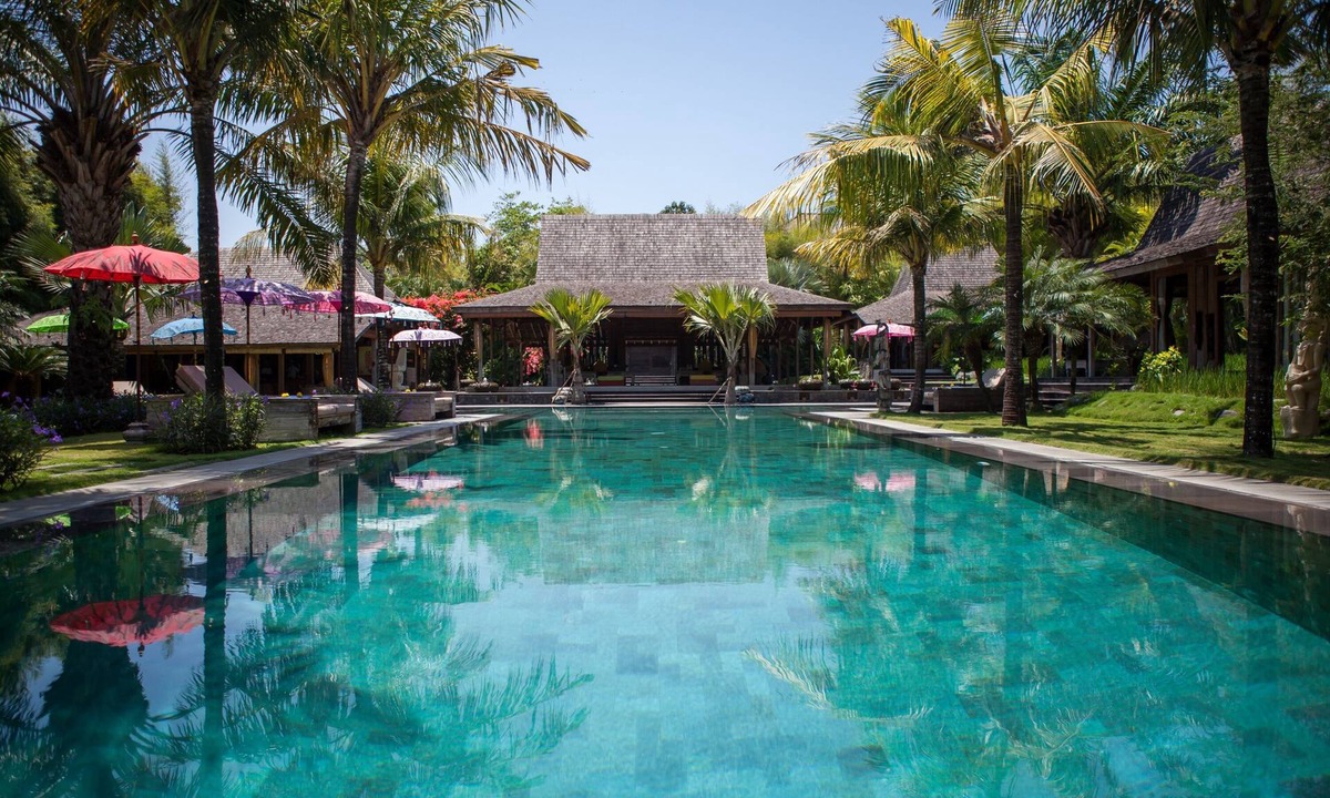 Batubelig Villa | Unique Wooden Private Pool Villa-5 Bedroom