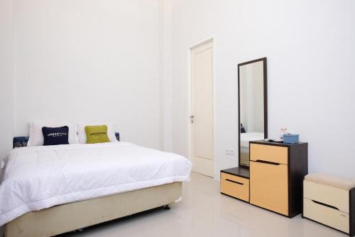 Tulungagung Hotel | Urbanview Hotel Trisna Tulungagung