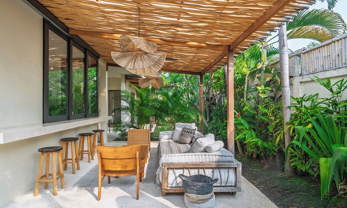 Batu Bolong Villa | Victoria Villa by Betterplace