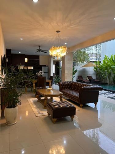 Mumbul Villa | Villa Avi