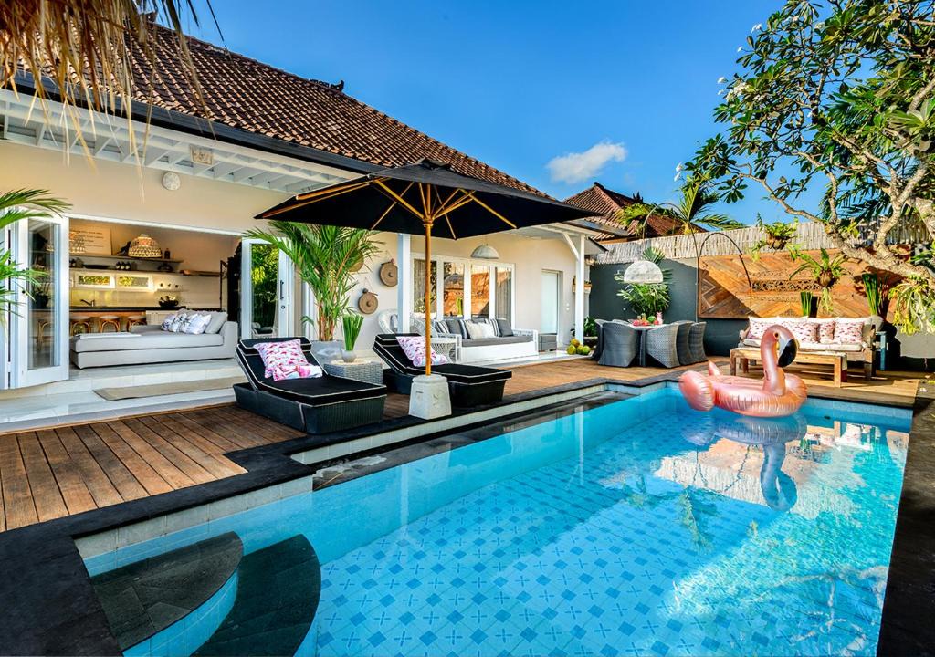 Drupadi Villa | Villa Bloom 4 - 2 King bedrooms , Sleep 4 Pax, private pool, Seminyak