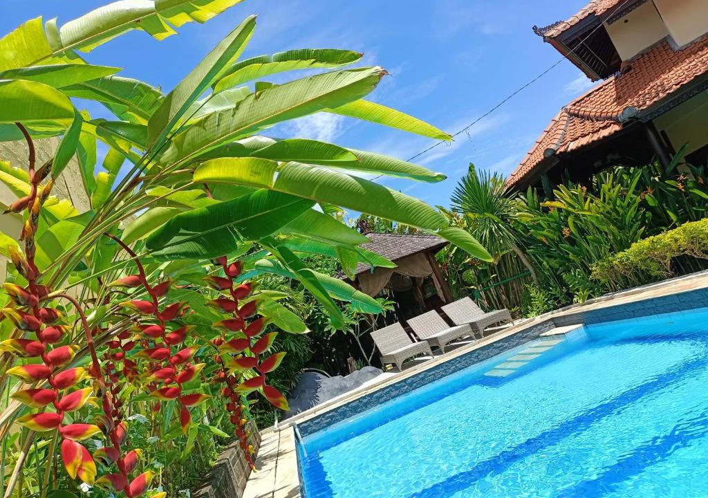 Batubelig Bed & Breakfast | Villa Layang Bulan a homey guesthouse for men near the beach in North Kuta