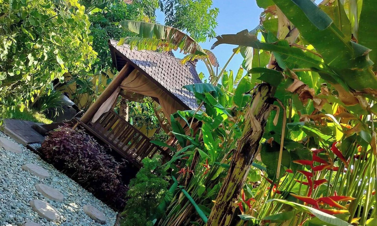 Batubelig House | Villa Layang Bulan for men