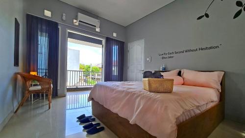 Serpong Villa | Villa Palm Springs by REQhome