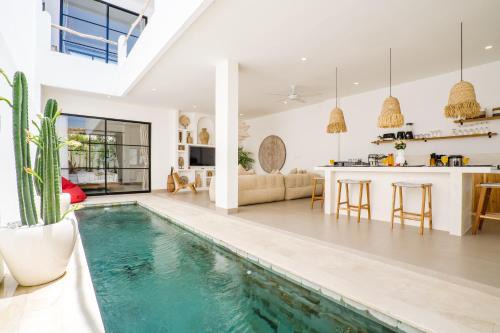 Tumbak Bayuh Villa | Villa Valentina - Luxury 2BR with Pool and Rooftop in Quiet Area of Canggu