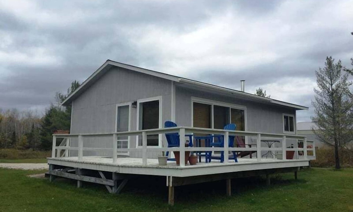 La Pointe House | Willows - 2 Bed/1 Bath Cabin minutes from Downtown