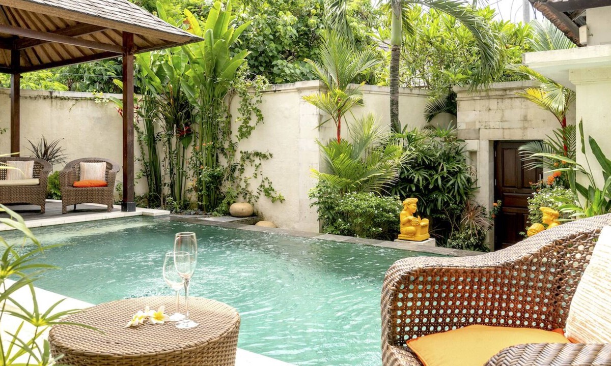 Petitenget Villa | XXL BEACH VILLA FOR 24*BIG SMILE SERVICE*CARS*POOL