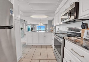 1 Bd/Ba Deluxe Gulf Front, Steps to Beach; Pool! Sleeps 4! First Floor Condo in PCB