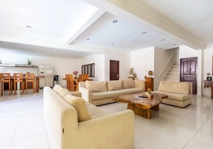 5BD 5BA Villa In The HEART Of Seminyak! - 3Min Drive To Double 6 Beach!
